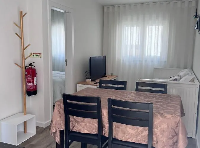 Casas Dona Emilia * 비에이라 데 레이리아